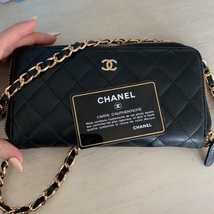 Chanel wallet on chain